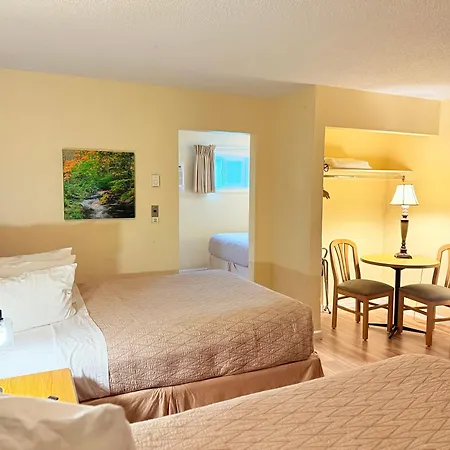 Timbers Inn And Suites Ashland Room photo