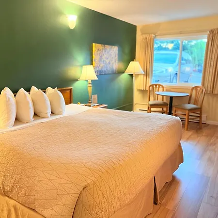 Timbers Inn And Suites Ashland Room photo