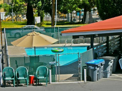 Motel Timbers And