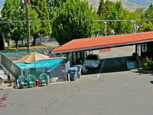 Motel Timbers And