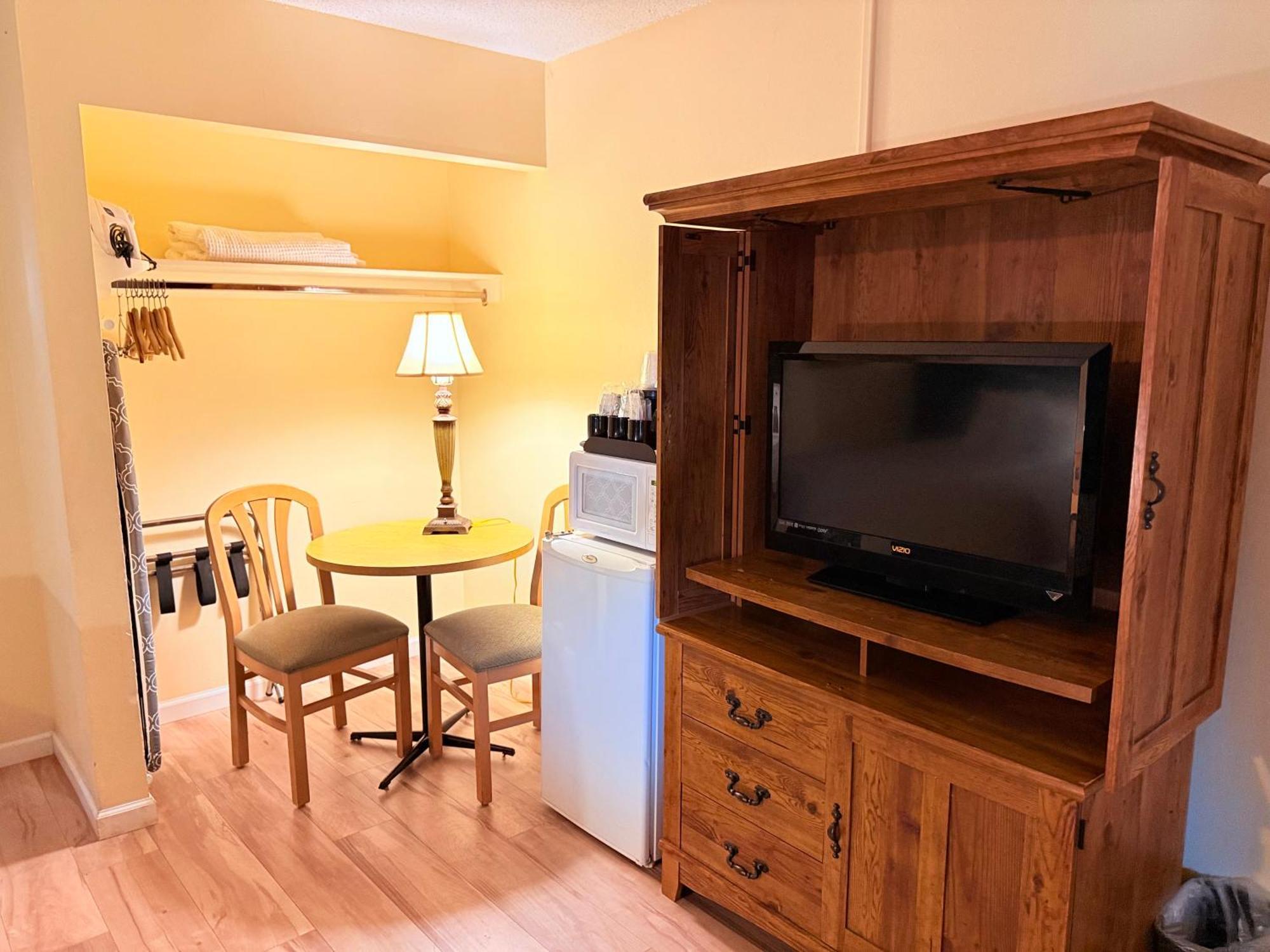 Motel Timbers And 2*